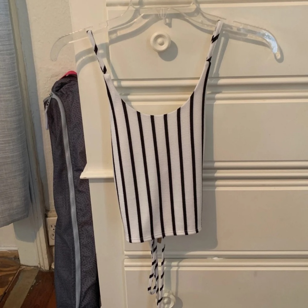 CheekyPeach black and white cropped top